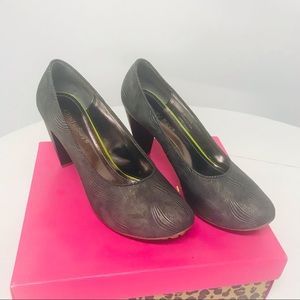 Cindy Says Women's Grey Casey Pump Heel Size 8
